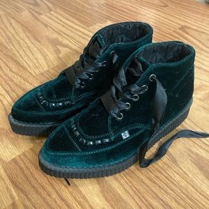 T.U.K POINTED TOE HIGH TOP CREEPERS SIZE 7 VEGAN